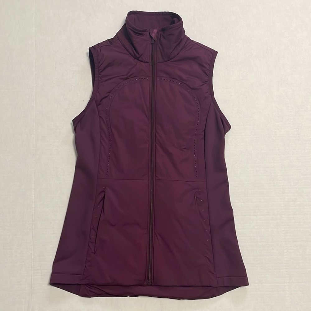 Women’s Lululemon ‘Run For Cold’ Vest in Plum, Size 6